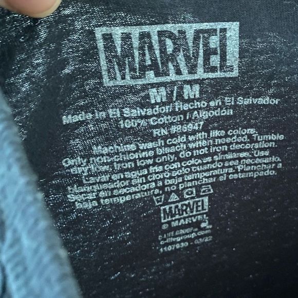 Marvel Venom Black Colorful Graphic T-Shirt Size Men’s Medium Excellent - Picture 3 of 3